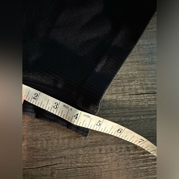 OQQ Women’s Ribbed Seamless Shorts‎ Size L - Picture 6 of 6